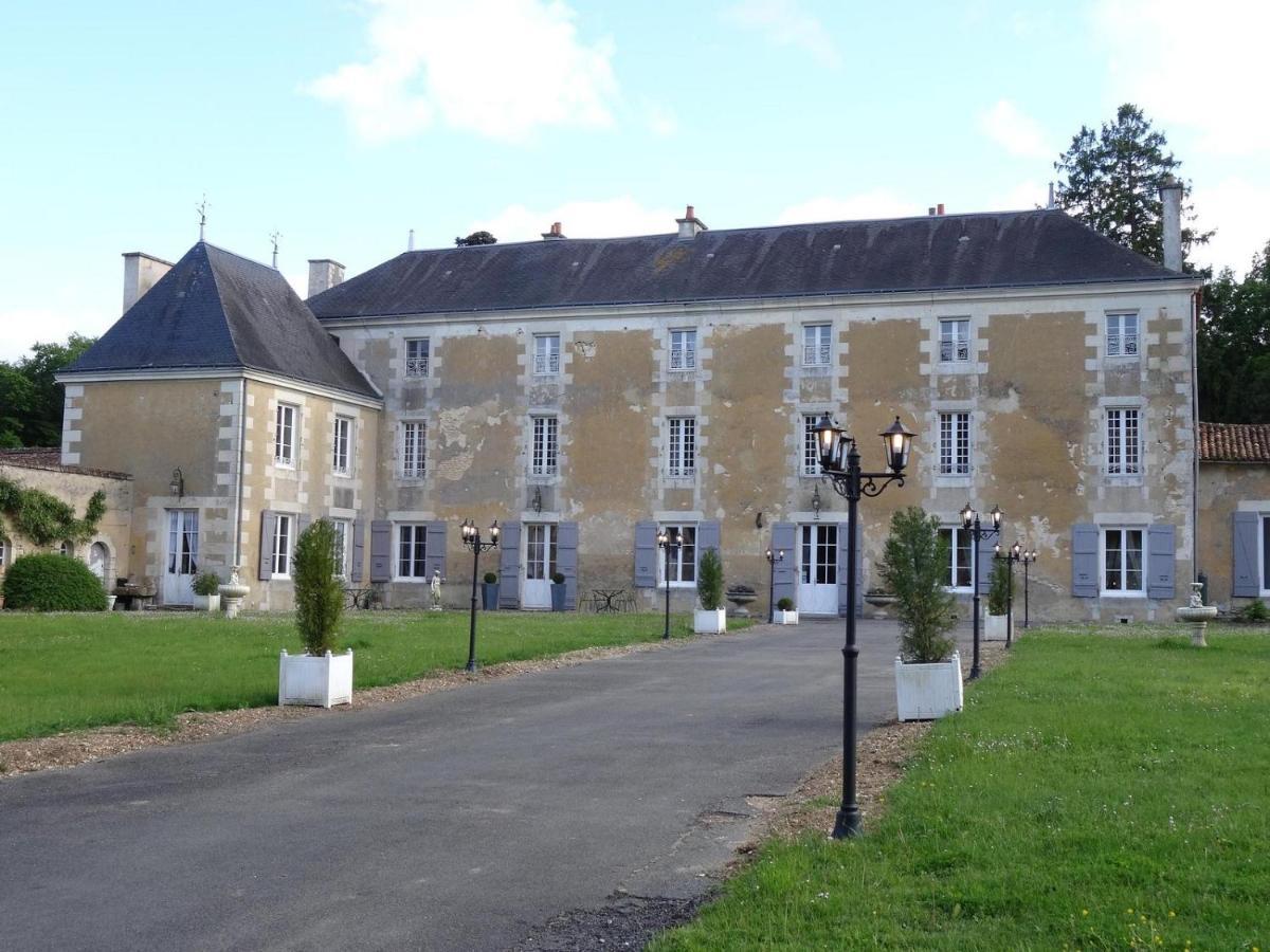 Hôtel Chateau de la Touche proche Poitiers à Savigny-Lévescault Extérieur photo