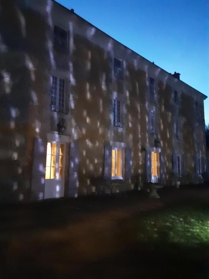 Hôtel Chateau de la Touche proche Poitiers à Savigny-Lévescault Extérieur photo